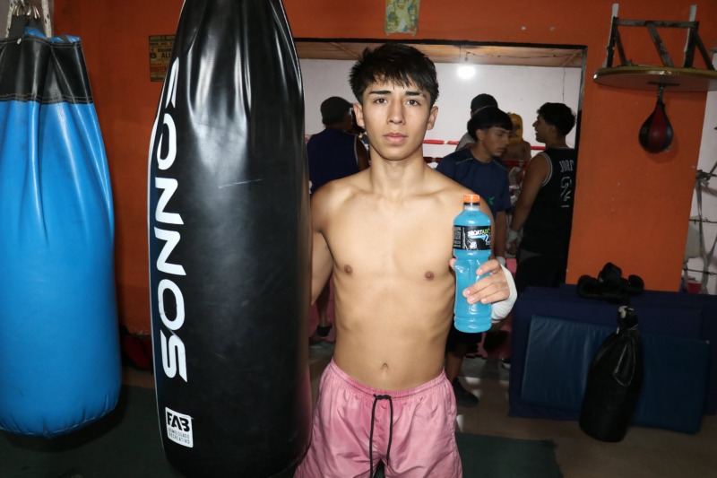 Coca gan� en el Torneo �KO a las Drogas� y avanz� de fase